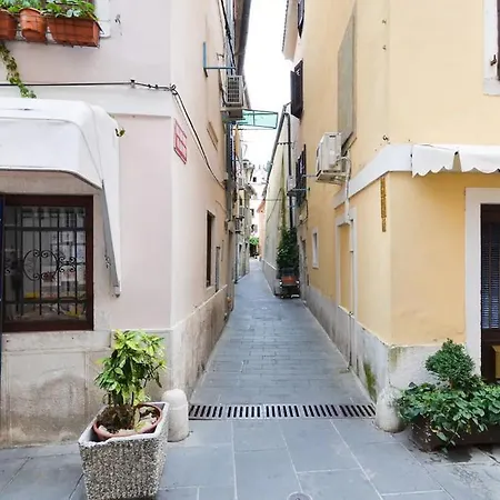 Seaside Marcella Piran