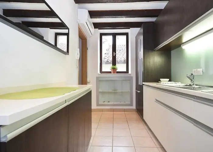 Seaside Marcella Apartma