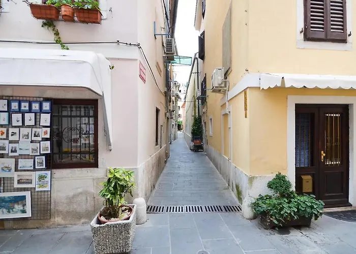 Seaside Marcella Piran